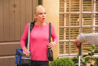 Mom – Christy (Anna Faris)