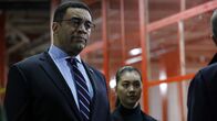 The Blacklist – Harold Cooper (Harry Lennix) und Alina Park (Laura Sohn)