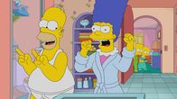 Die Simpsons – (v.l.n.r.) Homer; Marge; Homer; Lisa