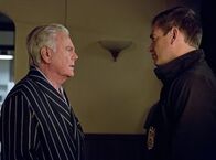 Navy CIS – Geraten aneinander: Tony (Michael Weatherly, r.) und sein Vater (Robert Wagner, l.) ...