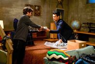 Grey's Anatomy – L-R: Dr. Levi Schmitt (Jake Borelli) und Dr. Nico Kim (Alex Landi)