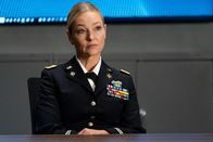 Hunting Party - Die Mörderjagd – Kari Matchett als Colonel Eve Lazarus
