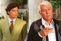 Hofrat Geiger – L-R: Dr. Reinhard Luckmann (Fritz Karl), Hofrat Dr. Martin Geiger (Peter Weck).