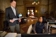 Elementary – Sherlock Holmes (Jonny Lee Miller, l.); Joan Watson (Lucy Liu, r.)