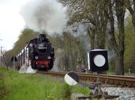 Eisenbahn-Romantik – Sie ist über 120 Jahre alt und sie sieht fast noch so aus, wie damals, die Bäderbahn "Molli" zwischen Bad Doberan und Kühlungsborn am Ostseestrand.