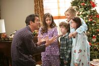 Modern Family – L-R: Phil Dunphy (Ty Burrell), Haley Dunphy (Sarah Hyland), Luke Dunphy (Nolan Gould), Claire Dunphy (Julie Bowen), Alex Dunphy (Ariel Winter)