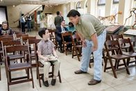 Young Sheldon – Sheldon (Iain Armitage, l.); George sen. (Lance Barber, r.)