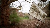 Lost Places – Lost Places – das sind verlassene und verfallene Ort, an denen die Zeit stillzustehen scheint. Meist sind sie verborgen hinter hohen Zäunen und verbarrikadiert. Der Film erkundet ihre Geheimnisse und unbekannte Geschichten. Er führt uns zu drei der spektakulärsten und geheimnisvollsten Klinikruinen in Berlin und Brandenburg. - Symbolbild.