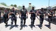 Lockdown - Hinter Gittern – SRT (Special Response Team) storm into Tent City