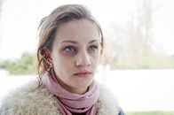 Der letzte Bulle – Wird in einem Mordfall gesucht: Lizzy (Karoline Teska, l.) ...
