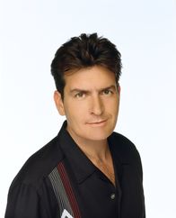 Two and a Half Men – Charlie Harper (Charlie Sheen) ist ein ziemlich erfolgreicher Produzent von Werbespots und Jingles. Als sein Bruder samt Sohn bei ihm einzieht, beginnt das Chaos ...