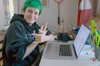 Re: – Die bekannteste feministische Influencerin Russlands, NixelPixel, zeigt auf ihrem YouTube-Kanal Alternativen zum traditionellen Rollenmodell.