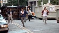 Freerunner – Den gekidnappten Freerunnern (v.l.n.r.) Turk (Joe Williams), Ryan (Sean Faris), West (Dylan W. Baker) und Finch (Ryan Doyle) werden mit Sprengstoff besetzte Halsbänder angelegt und sie müssen ein letztes Rennen bestreiten. Nur derjenige wird überleben, der rechtzeitig ins Ziel kommt - und Ryan hat noch niemals gegen seinen stärksten Konkurrenten Finch einen Sieg errungen ...