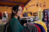 Bupkis – Als Nikki (Chase Sui Wonders) Petes einfühlsamen Umgang mit Anna erlebt, ist sie sichtlich bewegt. Doch ist er damit bereit für eine Vaterrolle?