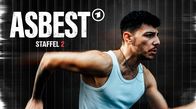 Asbest – Keyvisual - Neue Runde, neues Spiel: Polizei, Politik und sogar die eigene Familie möchten Momo Kaval (Xidir Koder Alian) hinter Gittern sehen, um ein fatales Geheimnis zu schützen!