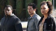 Station 19 – Station 19 Staffel 4 Folge 5 Helfer in der Not: Okieriete Onaodowan als Dean Miller, Jay Hayden als Travis Montgomery, Barrett Doss als Victoria Hughes Copyright: SRF/ABC Studios
