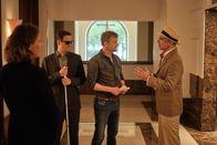 Blind ermittelt – v.li.: Sophie Haller (Patricia Aulitzky), Alexander Haller (Philipp Hochmair), Nikolai Falk (Andreas Guenther), Lord Wisham (Jeff Ricketts).
