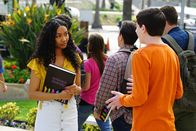 Speechless – Heather (Asia Jackson, l.); Ray DiMeo (Mason Cook, r.)