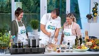 Die Ernährungs-Docs – Mit einfachen Gerichten gegen den Bluthochdruck: Die Ernährungswissenschaftlerin und Food-Bloggerin Mia zeigt Jennifer und Thorben M., wie man schnell und gesund kocht.