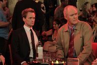 How I Met Your Mother – Möchten sich näherkommen: Barney (Neil Patrick Harris, l.) und sein Vater Jerry (John Lithgow, r.) ...