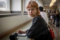 Kommissar Beck – Schülerin Stella (Sigrid Johnson) weiß mehr, als sie den Ermittlern preisgibt.
