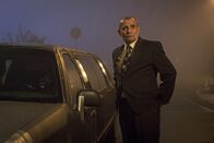 Abschussfahrt – Es gibt nichts, das er nicht besorgen könnte: Prags bester Limousinen-Chauffeur Branko (Albert Kitzl).