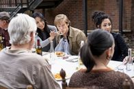 MacGyver – (v.l.n.r.) Desi Nguyen (Levy Tran); Angus MacGyver (Lucas Till); Riley Davis (Tristin Mays)