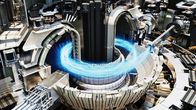 Project Impossible – Im Internationalen Thermonuklearen Experimentellen Reaktor, kurz ITER genannt, wird Wasserstoff auf rund 150 Millionen Grad Celsius erhitzt, bis ein Plasma entsteht. Nur auf der Sonne wäre es dafür sonst heiß genug.