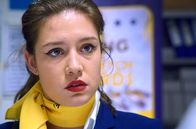 Zero Fucks Given – Die junge Belgierin Cassandre (Adèle Exarchopoulos) arbeitet als Stewardess bei einer Billig-Airline