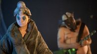 Tatort – Valerie Schmitt (Hannah Schiller) und Willi Köpke (Aljoscha Stadelmann) proben eine Metal-Oper.