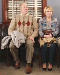 The Middle – Officer Woods (Michael Coleman, l.); Sharon (Ericka Kreutz, r.)
