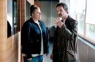 Tatort – Die Karten in der Dortmunder Mordkommission werden neu gemischt. Kommissar Pawlak ist nicht mehr Teil vom Team und Ira Klasnić hat die Leitung übernommen. Diesen Posten hatten zuletzt Rosa Herzog (Stefanie Reinsperger) und Peter Faber (Jörg Hartmann) inne.