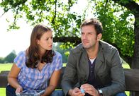 Sturm der Liebe – ARD STURM DER LIEBE FOLGE 1393 Uhr im ERSTEN. Gitti (Kathleen Fiedler, l.) gesteht Nils (Florian Stadler, r.), dass sie einst tablettensüchtig war.