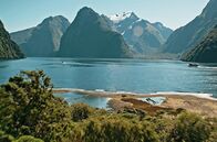 Vulkane in Neuseeland – Am südlichen Rand Neuseelands liegt Fiordland. Seen und Fjorde sind die Lebensadern des größten Nationalparks in Neuseeland.