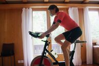 Geboren am ... – Geboren am 26. November 1964 – Vreni Schneider Staffel 4 Regula Meier 2020 Copyright: SRF