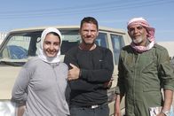 Extreme Expeditionen mit Steve Backshall – L-R: Hala Alwagdani, Steve Backshall, Mahmoud Al-Shanti