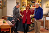 Man with a Plan – (v.l.n.r.) Adam Burns (Matt LeBlanc); Beverly (Swoosie Kurtz); Joe (Stacy Keach)