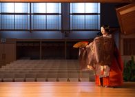 Fokus Japan - Unterwegs mit Patrick Rohr – Fokus Japan Unterwegs mit Patrick Rohr Folge 3 Im traditionellen Noh-Theater Kyoto: Tatsunori Kongo, 26. Generation Schauspielerfamilie