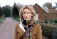 Tatort – NDR Fernsehen TATORT, "Lastrumer Mischung" Uhr. Ihr erster Fall führt Hauptkommissarin Charlotte Lindholm (Maria Furtwängler) in das niedersächsische Dorf Lastrum. Bauer Johann wurde mit Gift ermoret und die Bewohner verdächtigen seine junge Witwe, die Philippinin Maria.