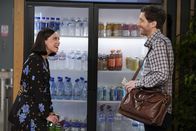 B Positive – Adriana (Rosa Salazar, l.); Drew Dunbar (Thomas Middleditch, r.)