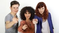 neuneinhalb – v.l.n.r. Johannes Büchs, Siham El-Maimouni und Malin Büttner