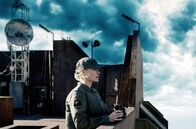 Last Contact – Am Horizont entdeckt Cassidy (Kate Bosworth) das Boot, das endlich Ablösung bringen soll – doch es ist leer.
