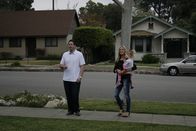 Die Super-Makler - Top oder Flop? – Christina (r.) und Tarek El Moussa (l.) haben einen außergwöhnlichen Job. Sie kaufen günstig Häuser, rennovieren diese und probieren, sie mit Gewinn zu verkaufen ...