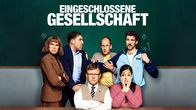 Eingeschlossene Gesellschaft – Das Lehrerkollegium: Lateinlehrer Engelhardt (Justus von Dohnányi, unten li.), „Schülerversteher“ Holger Arndt (Thomas Loibl, 2. v. li.), Sportlehrer Mertens (Florian David Fitz, re.), Referendarin Sarah Schuster (Nilam Farooq, unten re.), Französischlehrerin Heidi Lohmann (Anke Engelke, li.) und Chemielehrer Bernd Vogel (Torben Kessler, 2. v. re.) werden erpresst.