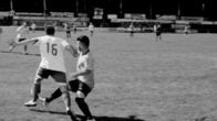 Streetphilosophy – Alle kennen die Regeln, dennoch braucht es einen, der über sie wacht: Jonas beim sonntäglichen Fußball in Brandenburg.