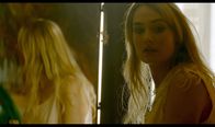 Sacha – Anne Dupraz in ihrer Vergangenheit als Sacha (Vanille Lehmann). Sie versuchte sich erfolglos als Schauspielerin und landete dann in der Rue Saint-Denis als Prostituierte.