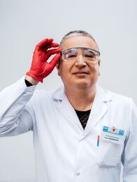 Science Busters - Wer nichts weiß, muss alles glauben – Peter Weinberger.