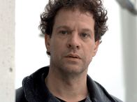 Mankells Wallander – Der zwielichtige Polier Zoran (Thomas Hanzon) will die Spuren seiner Mordtat beseitigen.