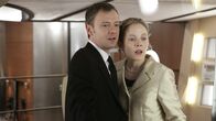 Doctor Who – Premierminister Harry Saxon (John Simm) und sein Frau Lucy (Alexandra Moen)