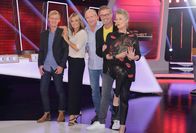 Sag die Wahrheit – Eine Produktion des SWR in Zusammenarbeit mit UFA Show & Factual. Ratespiel mit Spaß und Schwindel, mit Michael Antwerpes. v.li. Pierre M. Krause, Kim Fisher, Mike Krüger, Michael Antwerpes und Ursula Cantieni.